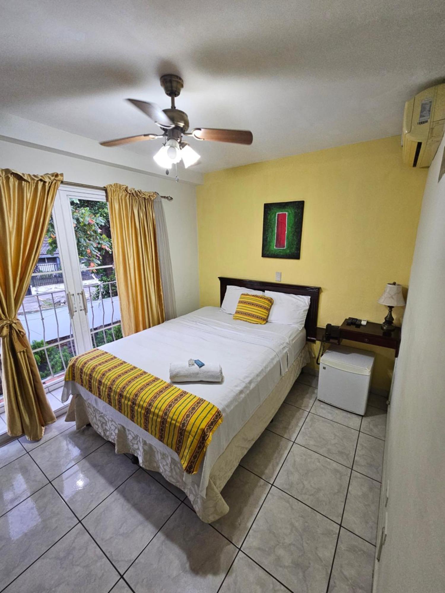 Hotel San Jose Hostal San Salvador Exterior photo